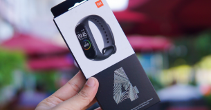 Miband 4 đối đầu Samsung Fit e – chọn con tim hay là nghe lý trí