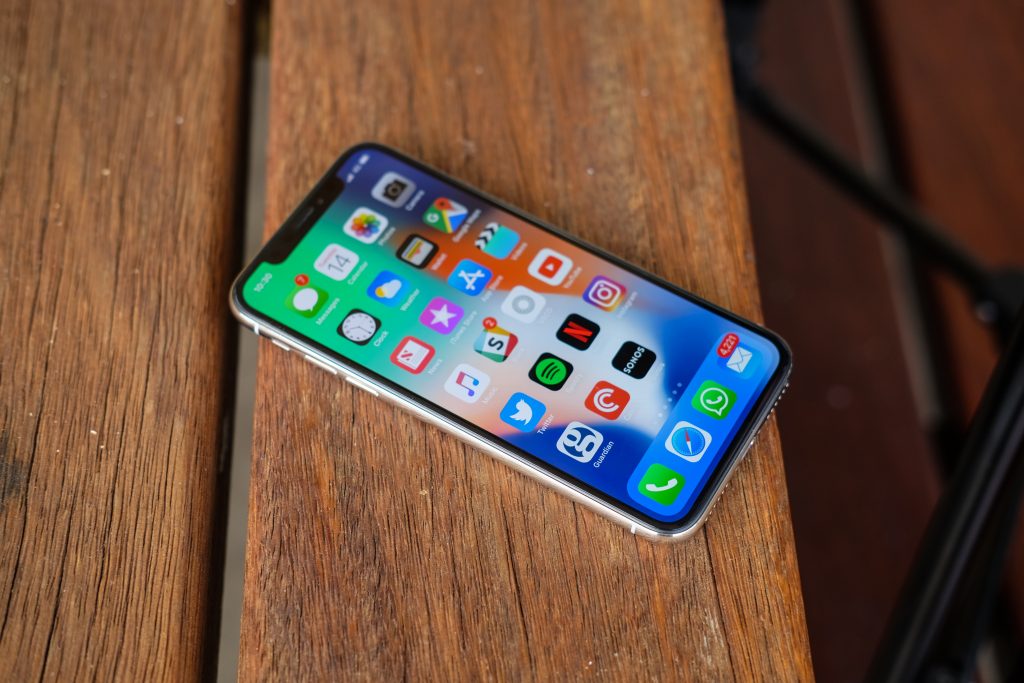 Apple chặn tính năng iPhone nếu thay pin ngoài