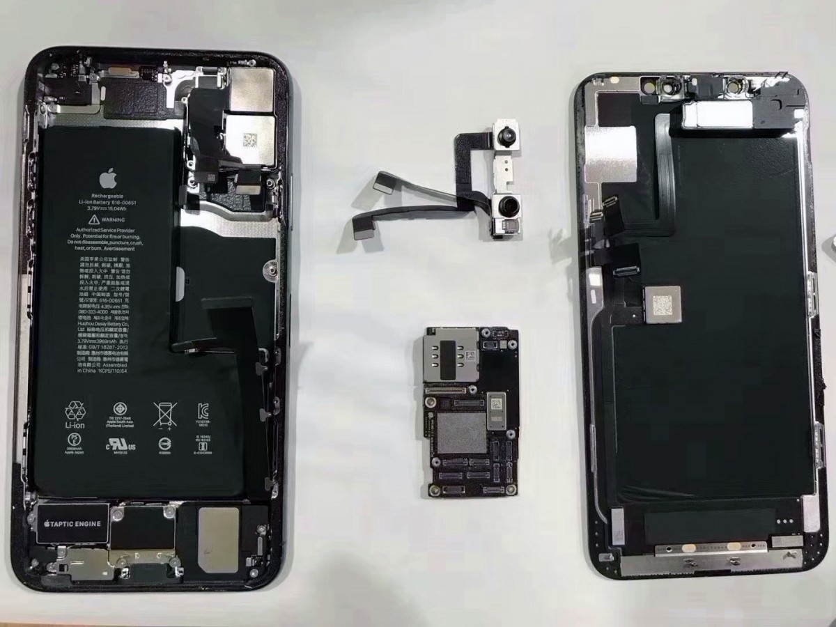 Những viên pin 4000 mAh của iPhone 11 Pro Max mang lại cho bạn thời gian sử dụng lâu hơn và hiệu suất tốt hơn so với bất kỳ điện thoại nào khác. Bạn sẽ không thể tin được những gì viên pin này có thể thực hiện được cho chiếc điện thoại thông minh của mình. Hãy xem những bức ảnh đẹp về viên pin 4000 mAh trong iPhone 11 Pro Max và khám phá thêm nhiều tính năng khác nữa.