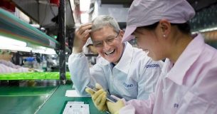 Nhà máy Foxconn lắp ráp iPhone ở Trung Quốc đang chạy hết công suất để kịp tiến độ ra mắt iPhone 12.
