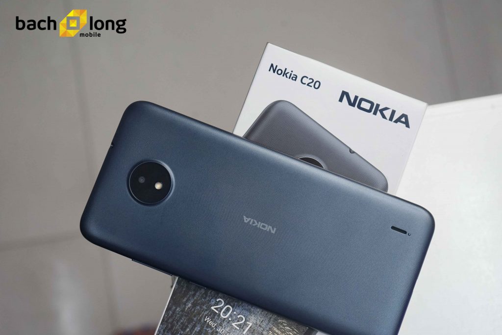 Lộ diện điện thoại 'cục gạch' chạy Android của Nokia: Gọi được video call,  dùng được Facebook