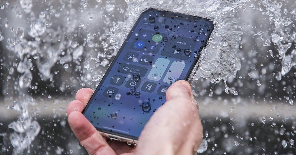 iPhone bị mất Face ID do phải vào nước