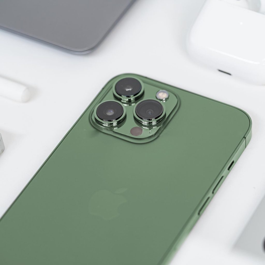 iphone 13 pro alpine green