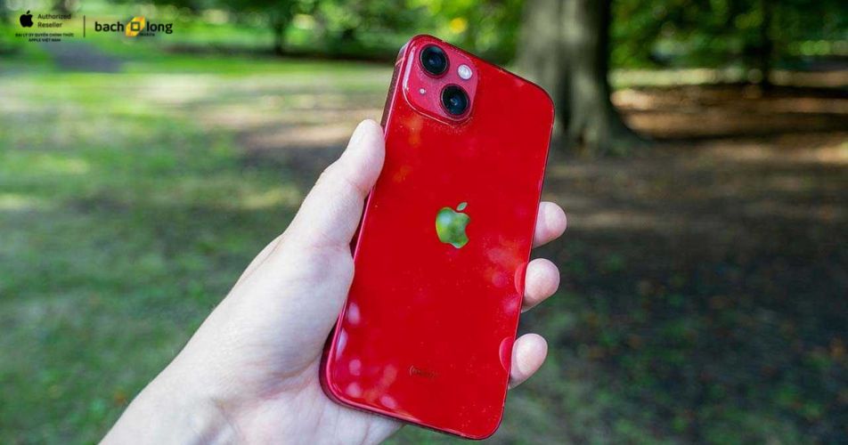 So sánh iPhone 13 và Samsung S22: Ai mới thật sự mạnh hơn?