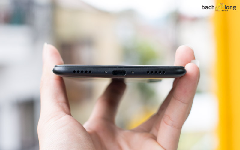 iPhone XS Max màn hình 6.5 inch vẫn nhỏ hơn smartphone giá rẻ này - 5